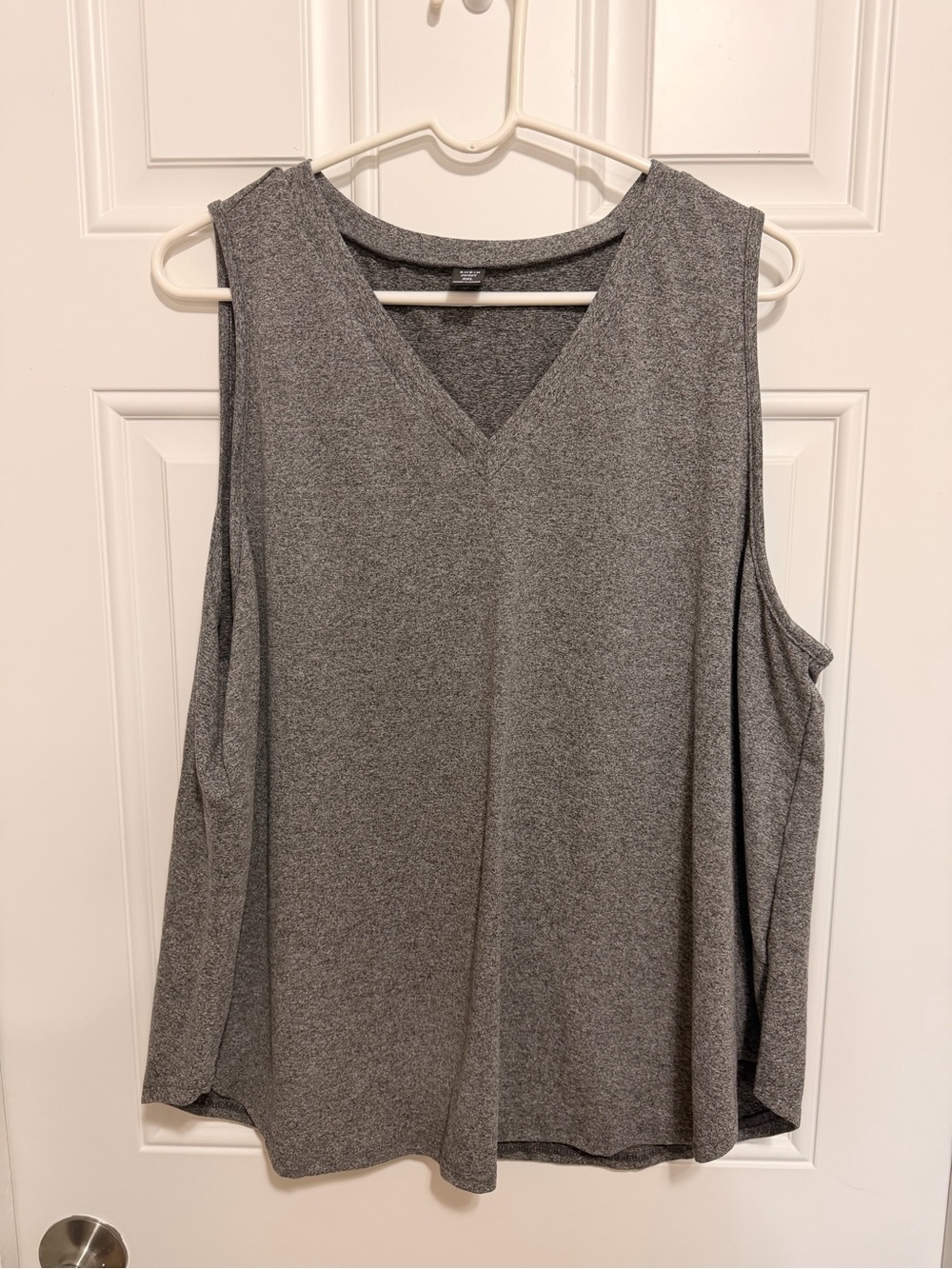 SHEIN Gray V-Neck Sleeveless Tank Top